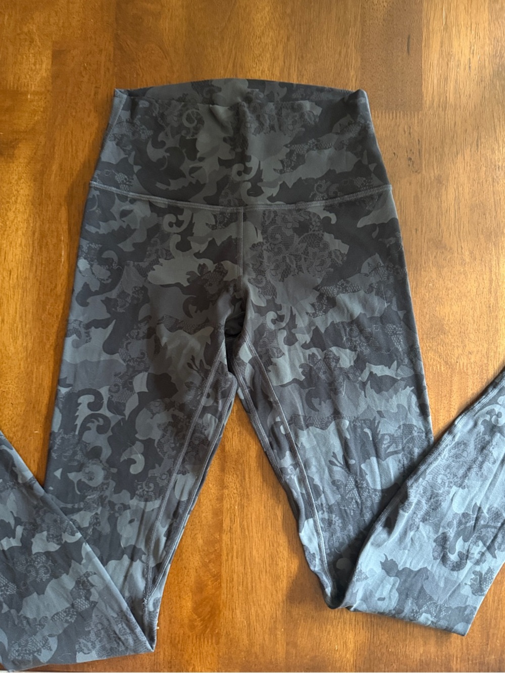 Lululemon align lace camo high waist Leggings. Size 6
